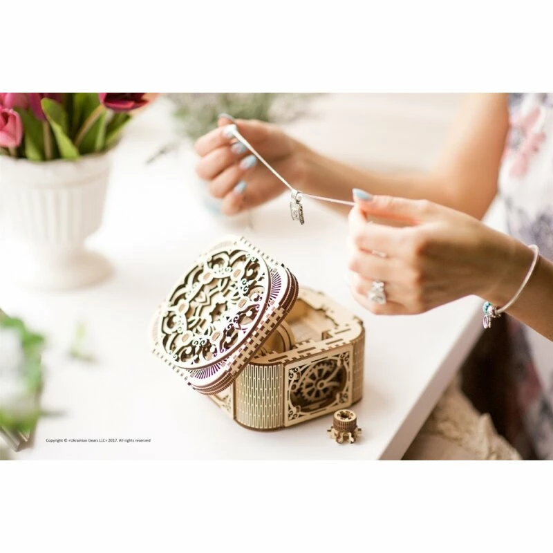 UGEARS Schatztruhe 15 UGEARS Schatztruhe – Bild 13